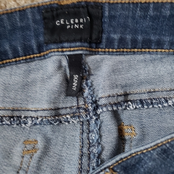 Jeans - Picture 2 of 3